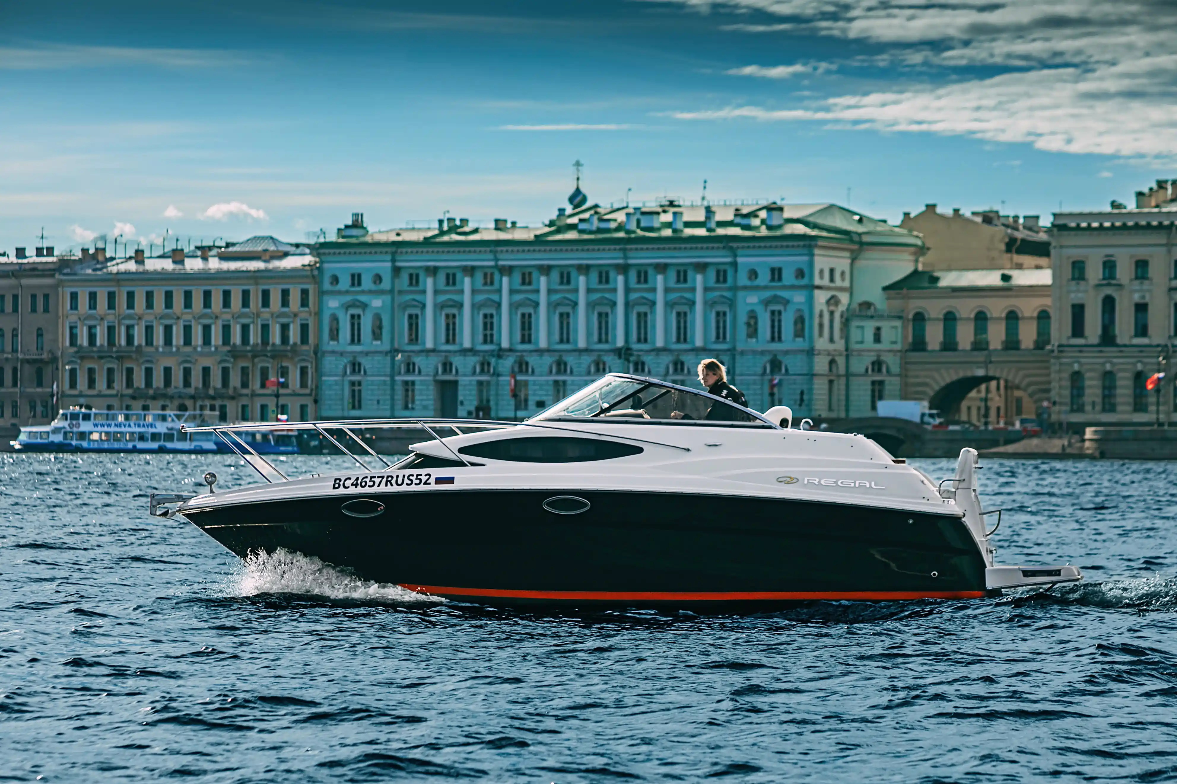 Катер Regal 256 «ФЛЭШ РОЯЛЬ»